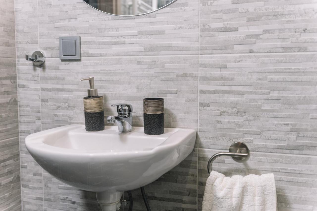 Dream Apartment "Self Check In" เทสซาโลนิกิ ภายนอก รูปภาพ